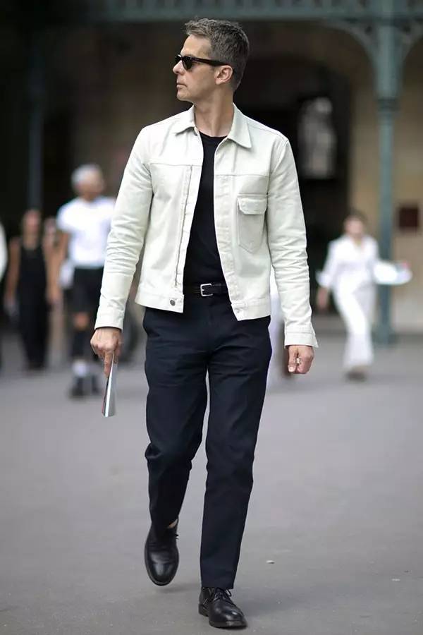 不穿运动鞋好不好,不穿运动鞋就练不好体育了吗