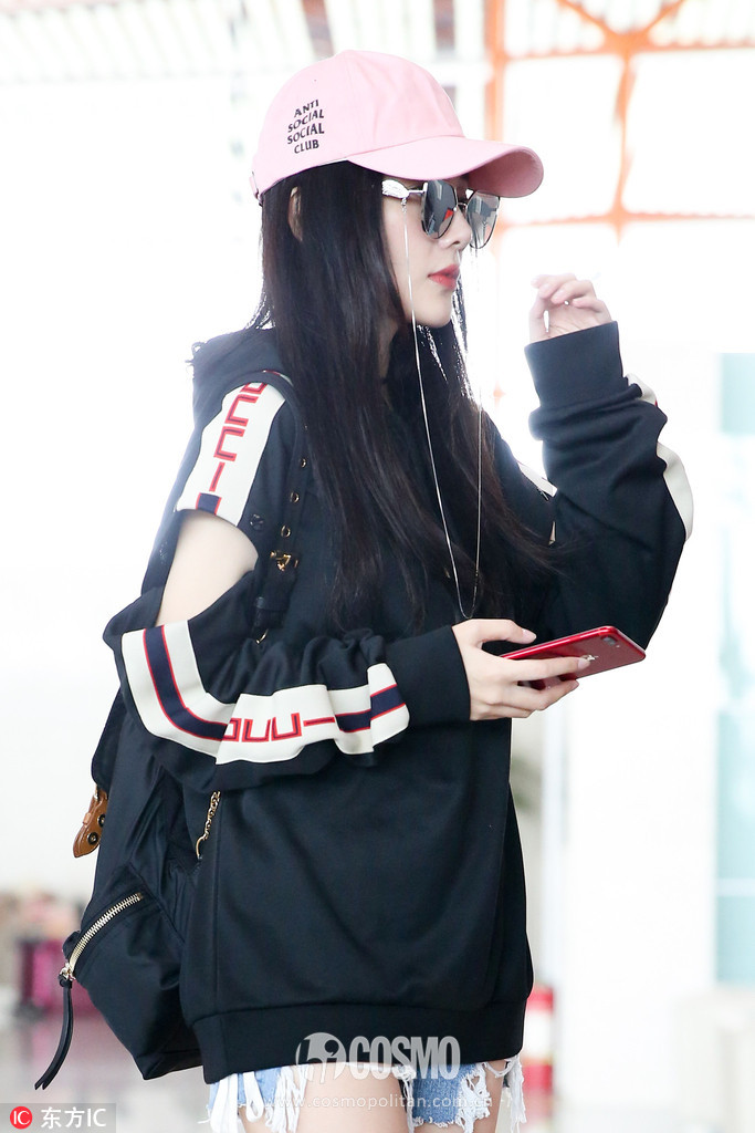 杨幂和马思纯,杨幂下半身失踪西装