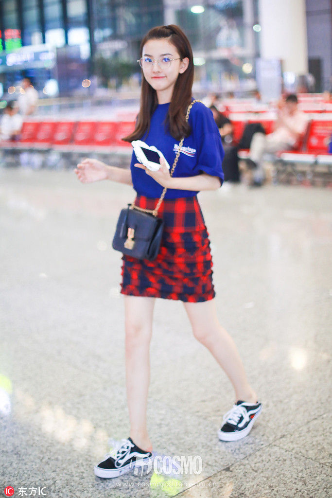 杨幂和马思纯,杨幂下半身失踪西装