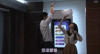 挖鼻孔的男人长相,挖鼻孔的男人