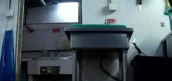 海底捞可以被公众原谅吗,七夕给女生道歉在海底捞请求原谅