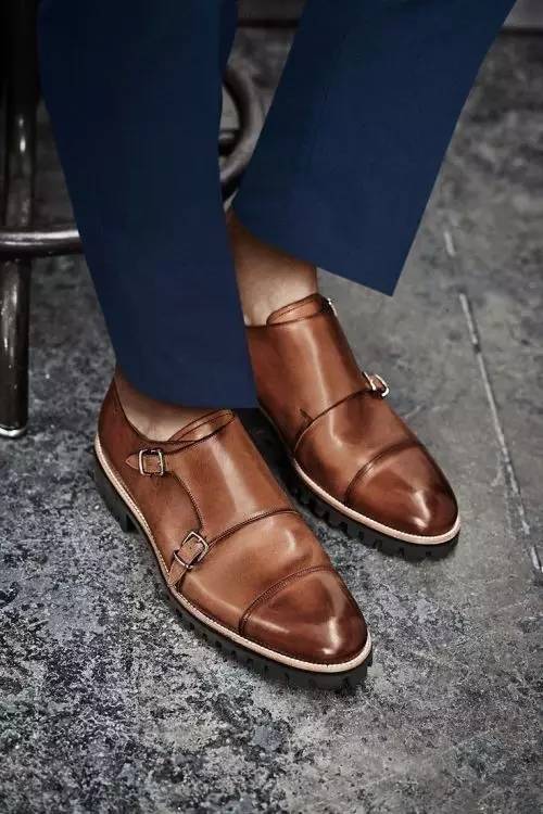 不穿运动鞋好不好,不穿运动鞋就练不好体育了吗