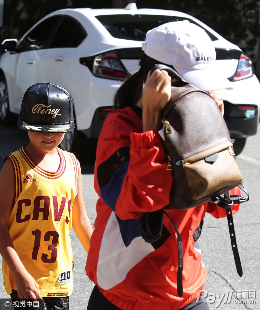 躲镜头的女星,躲镜头迪丽热巴