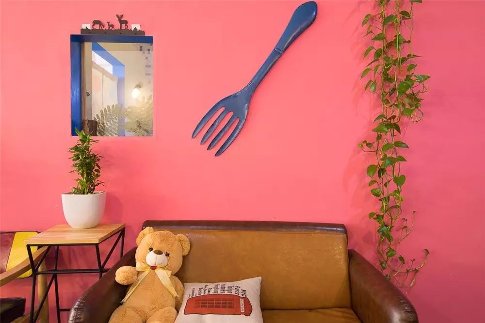 城西悄悄开了一家脑洞大开的烘焙店，辣味千层，魔方蛋糕，桃胶枸杞月饼……不输哈利·波特的糖果屋啊