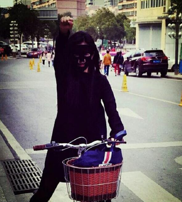 躲镜头的女星,躲镜头迪丽热巴