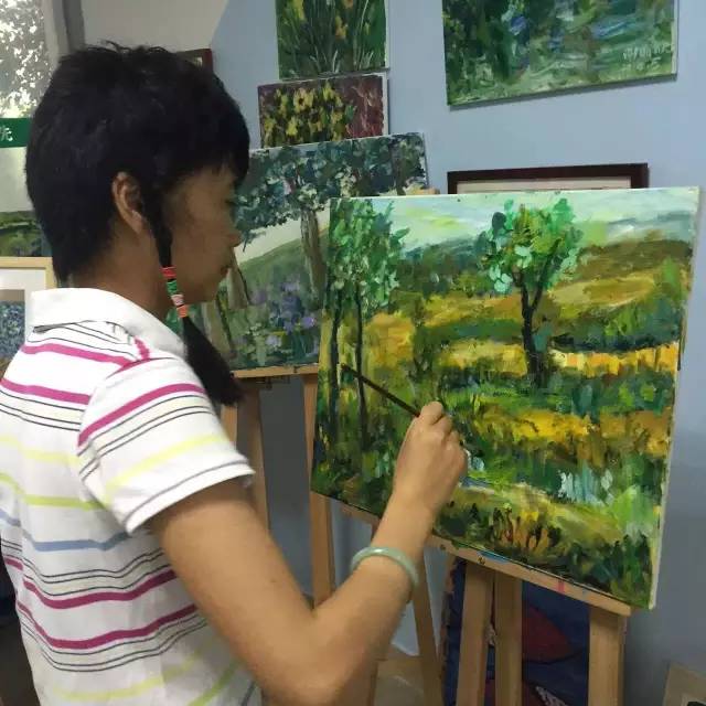 成都市少儿公益画,公益助残的小孩