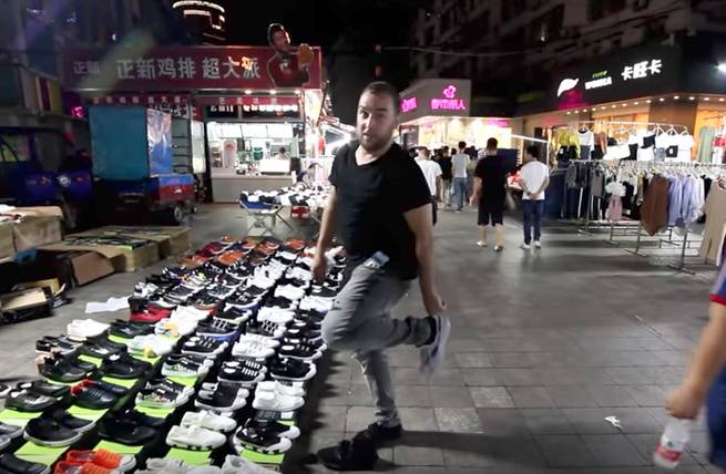 老外爱死中国电动车,老外也爱莆田鞋