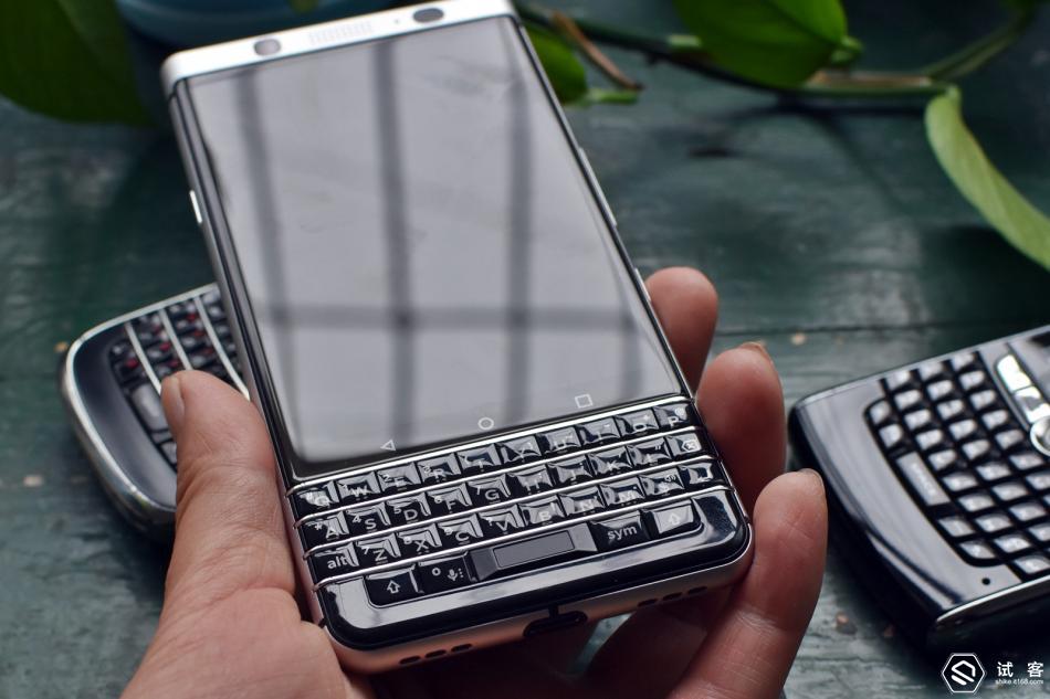 创新和守旧的区别,黑莓手机keyone如何