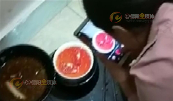 吃番茄不谨慎吃了里面的蛆,火龙果里面吃出蛆