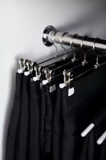 衣架选不好，你的贵衣服都毁了！