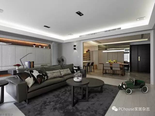 衣架选不好，你的贵衣服都毁了！