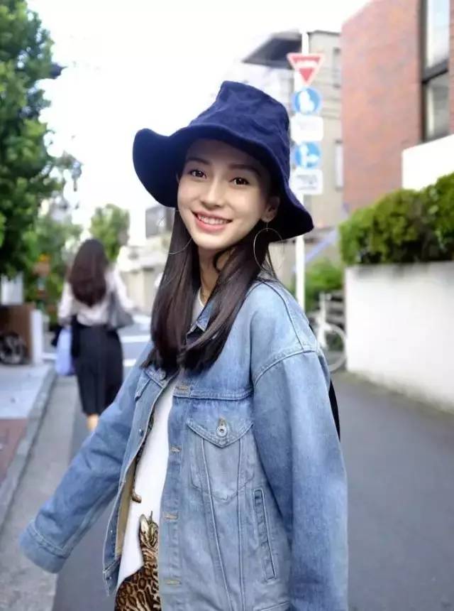 当倪妮赵丽颖同框,赵丽颖倪妮穿背带裤