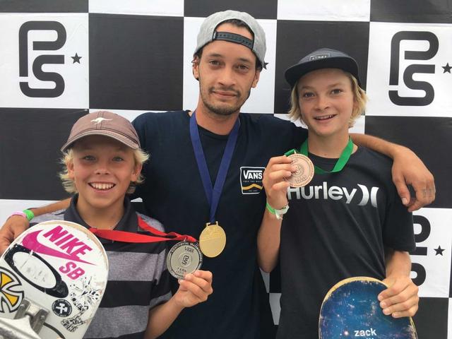 滑板职业比赛大跳台五圈,职业公园滑板巡回赛