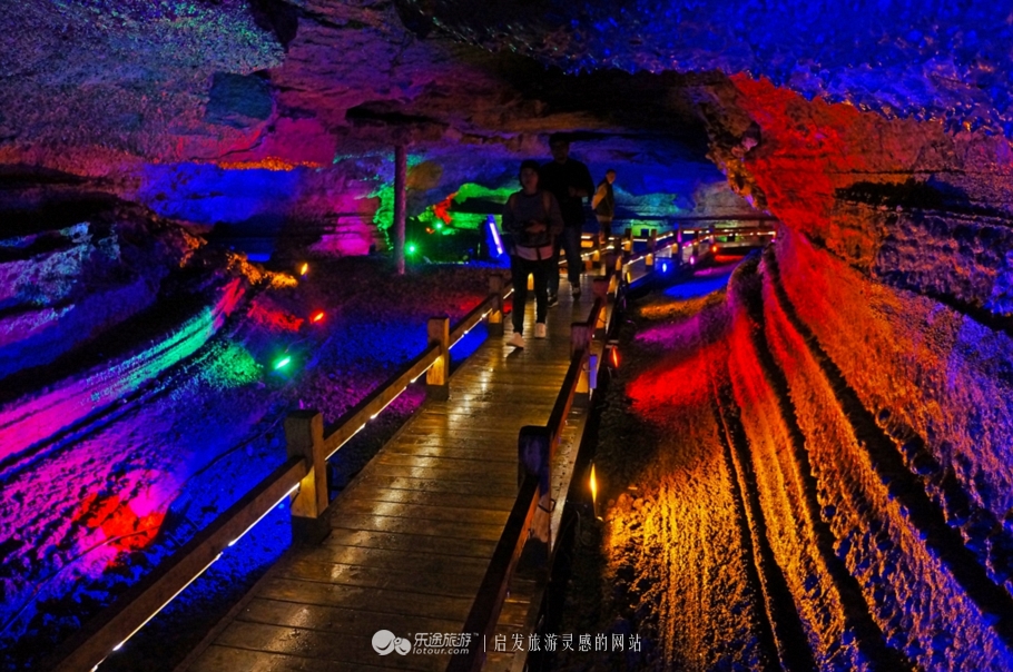 火山口探秘完整视频,镜泊湖地下森林火山口