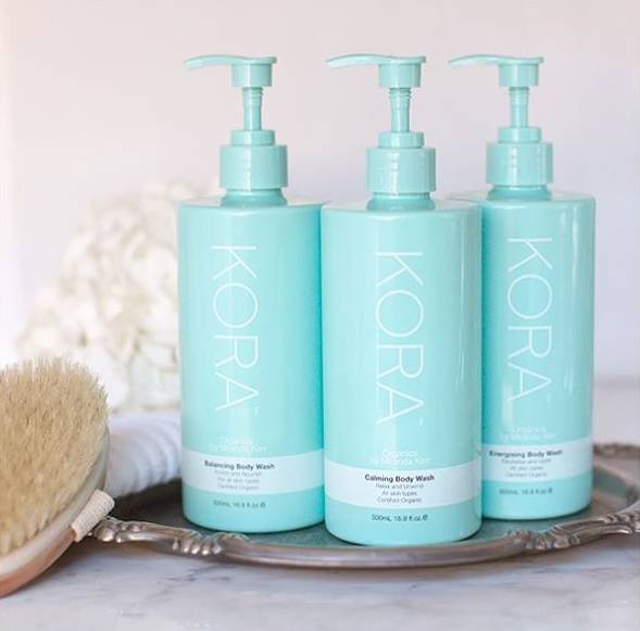 rihanna彩妆,rihanna彩妆产品