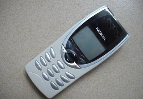 朋友圈被“10年前的手机”刷屏了，小布老泪纵横······