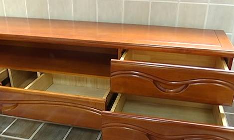 家中总有异味,家里出现刺激性化学气味怎么排查