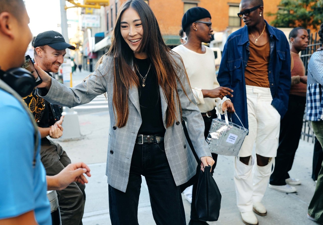 我算过了｜这个只有9件单品的「胶囊衣橱」去时装周街拍一礼拜没问题~