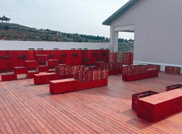 这所小学不仅拥有无敌湖景，还有一个滨江历史博物馆