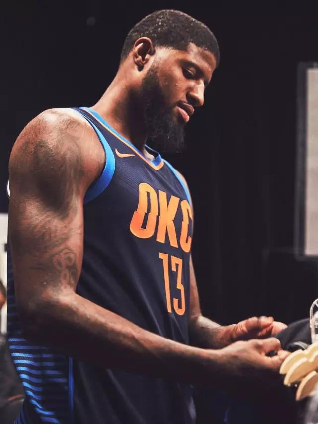 杨毅渐变色衬衫,杨毅穿太阳球衣