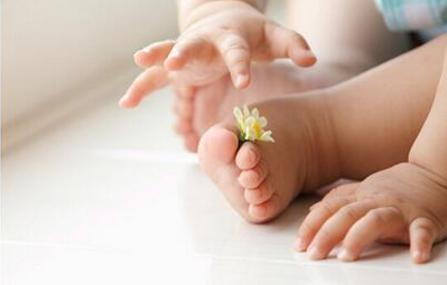 脚崴了如何判断是否伤到筋了,脚崴了怎样判断伤骨头