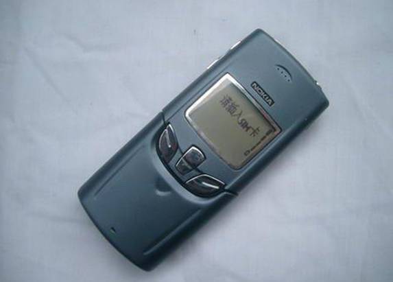 朋友圈被“10年前的手机”刷屏了，小布老泪纵横······