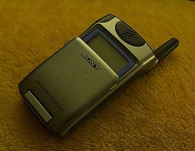 朋友圈被“10年前的手机”刷屏了，小布老泪纵横······