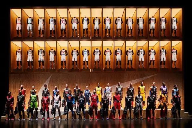 杨毅渐变色衬衫,杨毅穿太阳球衣