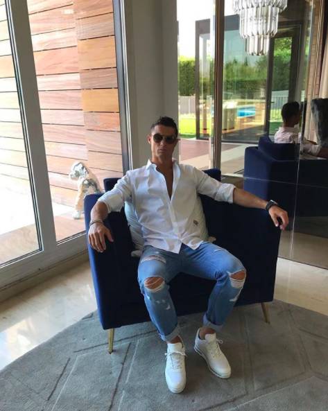 c罗的肌肉是自然还是科技,c罗的肌肉特别像李小龙