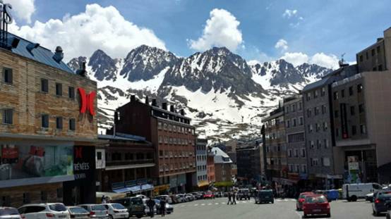 这个和县城一样大的国家，却有2000万中国黑户