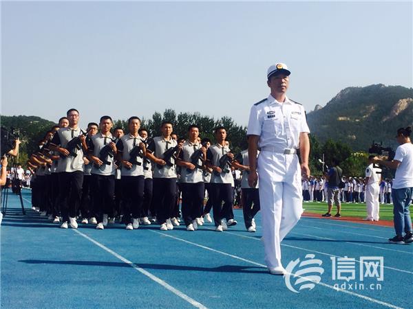 青岛军校军训,青岛中学生军训成果展
