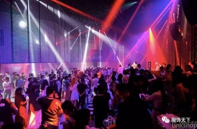 太平鸟2020秋季,太平鸟突然特别时尚