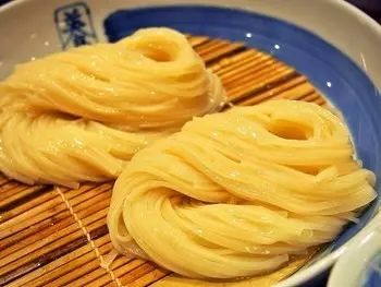 日本乌冬面方便面,日本咖喱乌冬面的做法