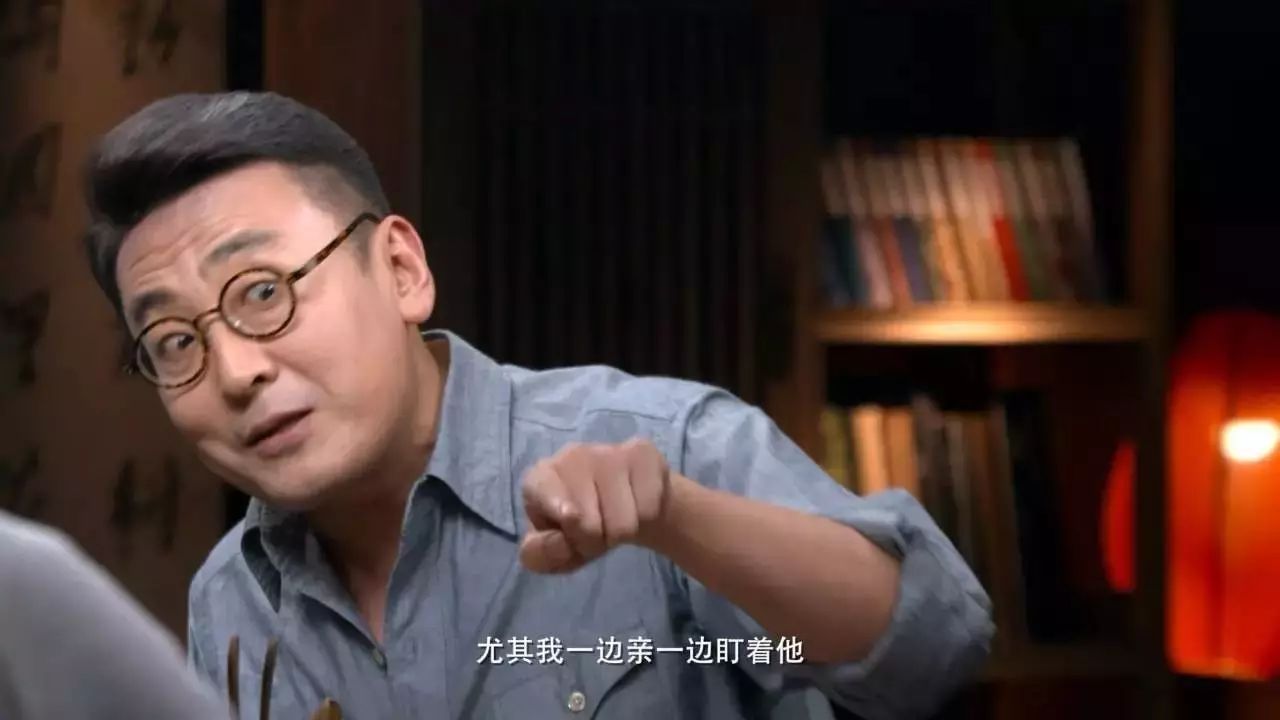 锵锵三人行怎样度过难关,现在还有锵锵三人行么