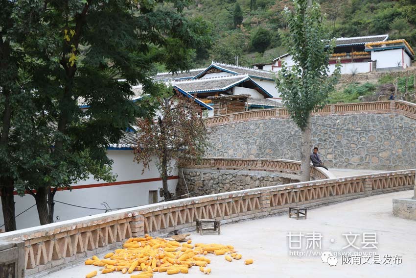 脱贫山村旧貌换新颜,脱贫攻坚展新颜