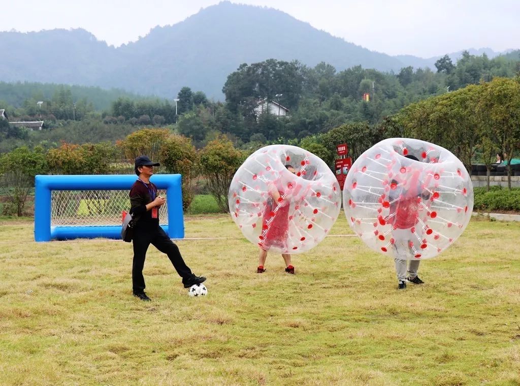 微拍拍｜乡趣“绿之恋”掠影二：草地悠波球欢乐碰碰碰