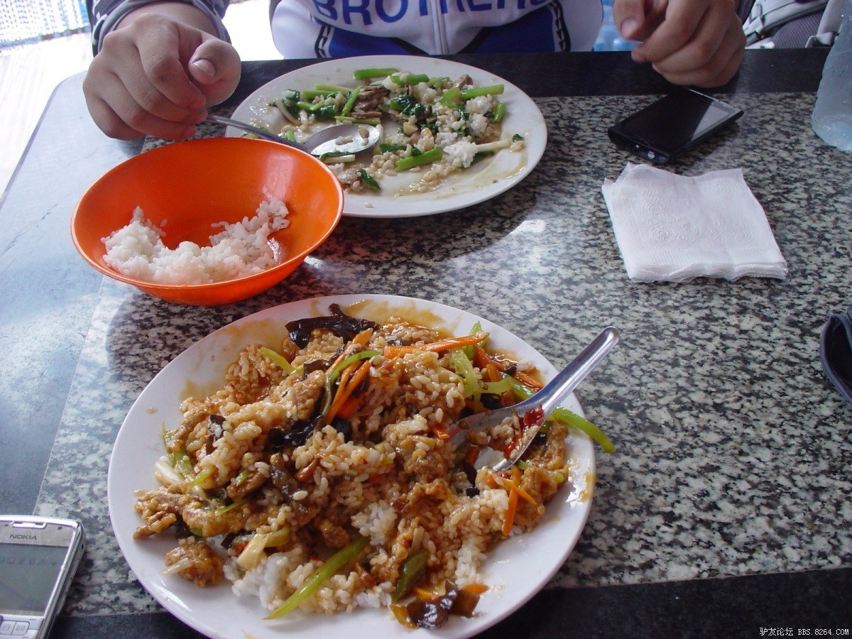 一个人一台车到西藏,一个人一辆车直通拉萨