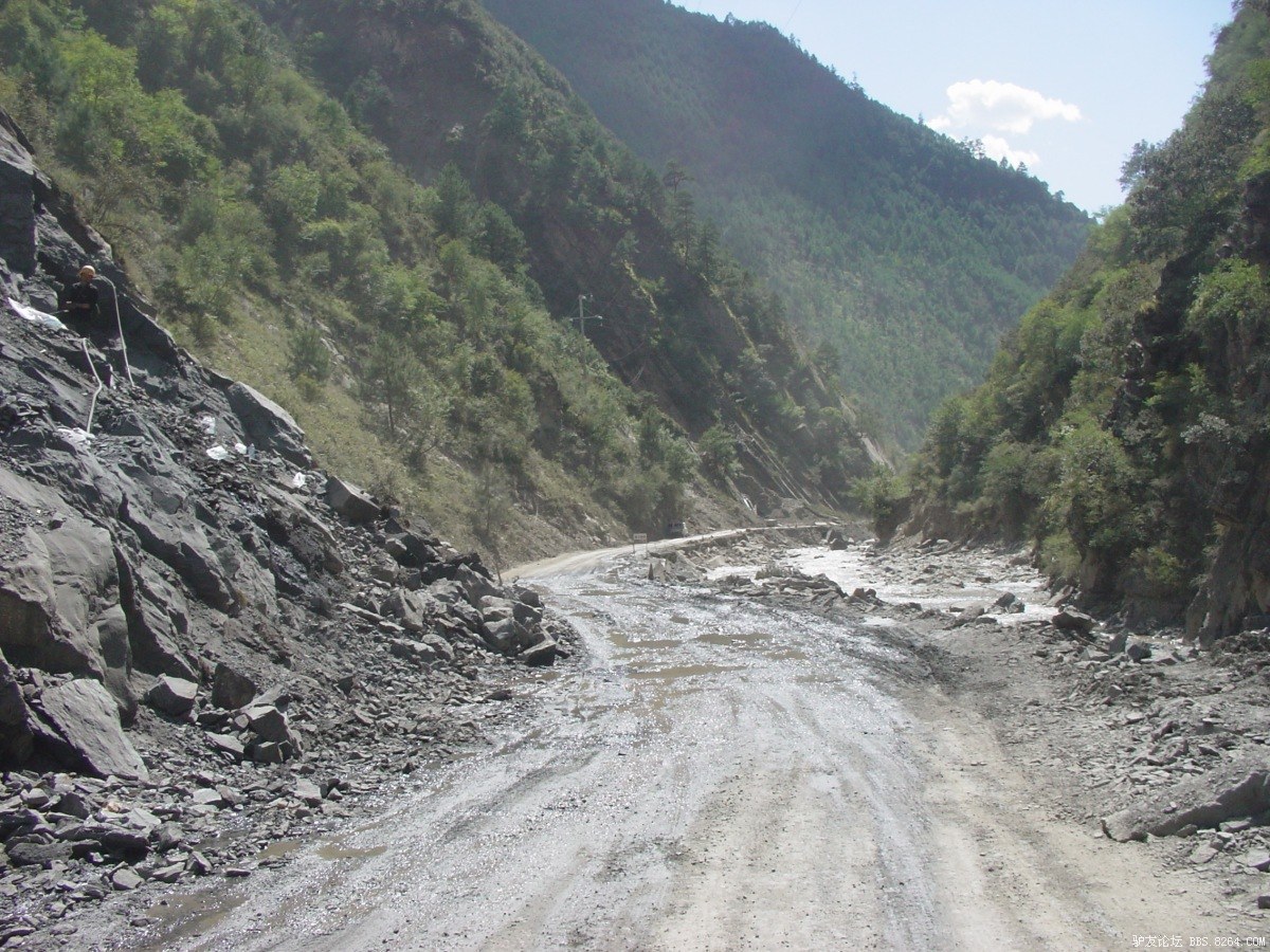 一个人一台车到西藏,一个人一辆车直通拉萨