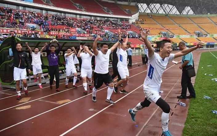 我们这五年诗朗诵,我们这五年剧情介绍