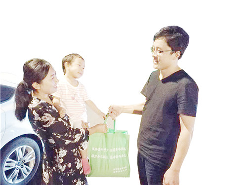 卖小米第一书记,第一书记直销带货