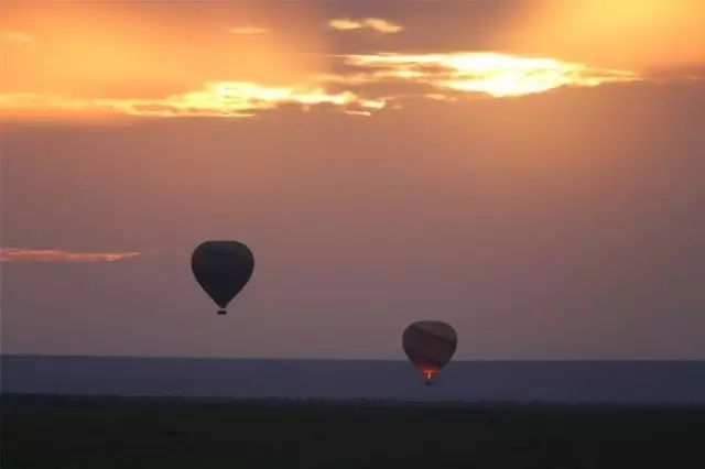 BLACKYAK牛人牛队｜登顶“非洲之巅”