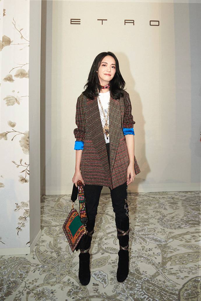 热巴米兰献T台首秀，华丽变身西西里公主｜时装周