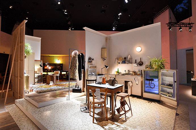 热巴米兰献T台首秀，华丽变身西西里公主｜时装周