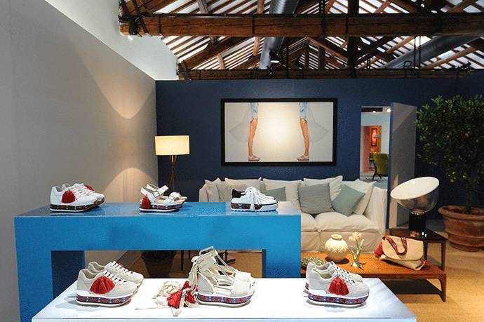 热巴米兰献T台首秀，华丽变身西西里公主｜时装周