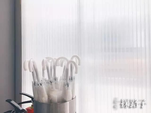 探路子丨价格堪比免税店！在这间「仓库」里居然还能买到断货口红！