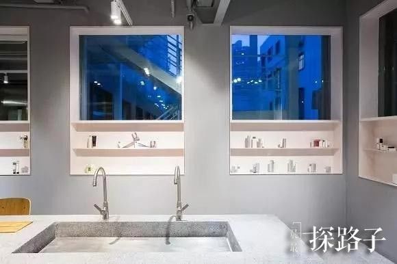 探路子丨价格堪比免税店！在这间「仓库」里居然还能买到断货口红！