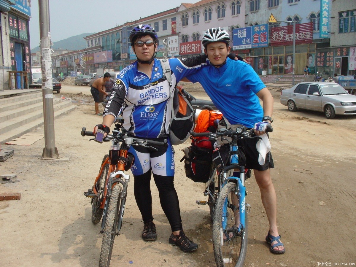 一个人一台车到西藏,一个人一辆车直通拉萨