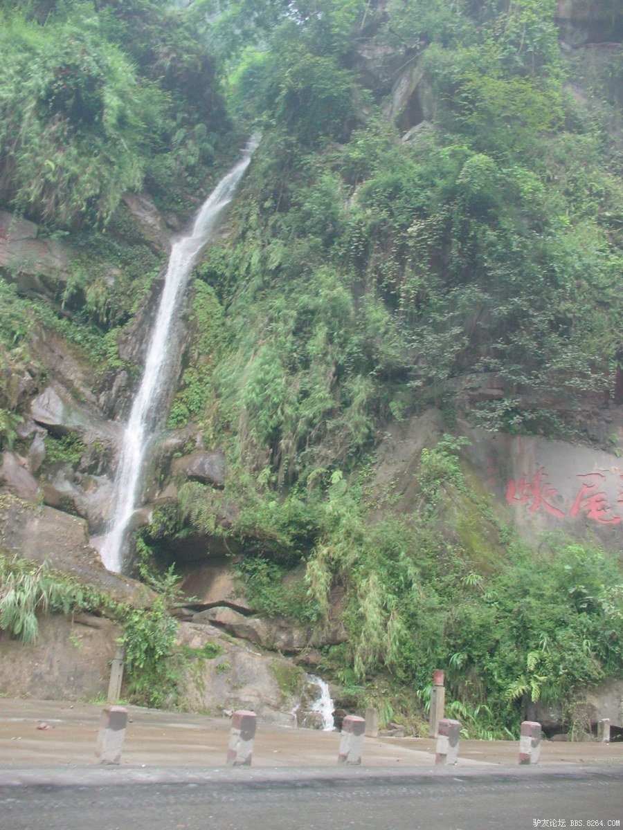 一个人一台车到西藏,一个人一辆车直通拉萨