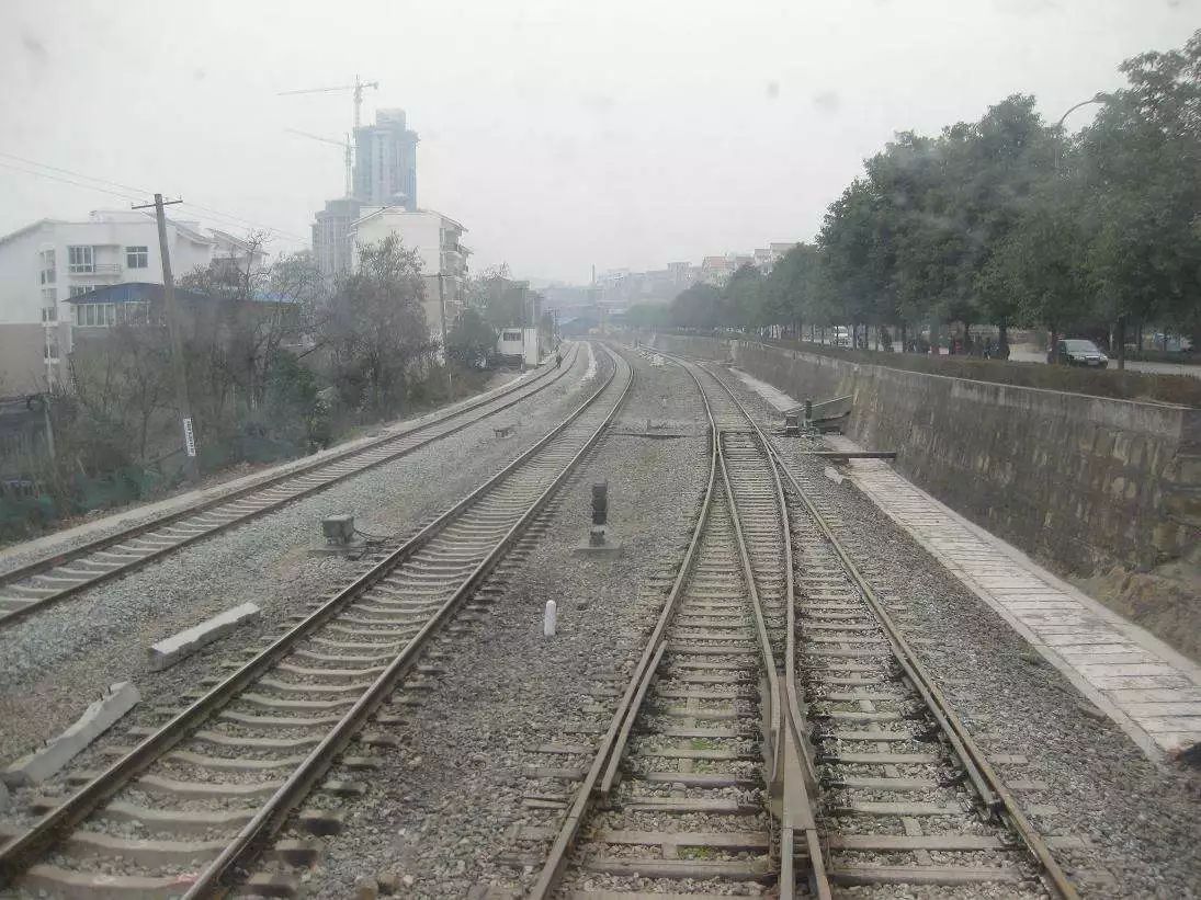 汉巴南铁路南充至巴中段,汉巴南铁路巴中段招小工