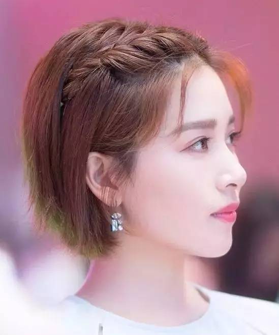 41岁赵薇与25岁周冬雨同框竟像“母女”？都是发型惹的祸！